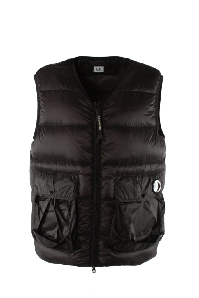 Fashiondome.nl-C.P.-Company-bodywarmer-15cmow203a-999-1