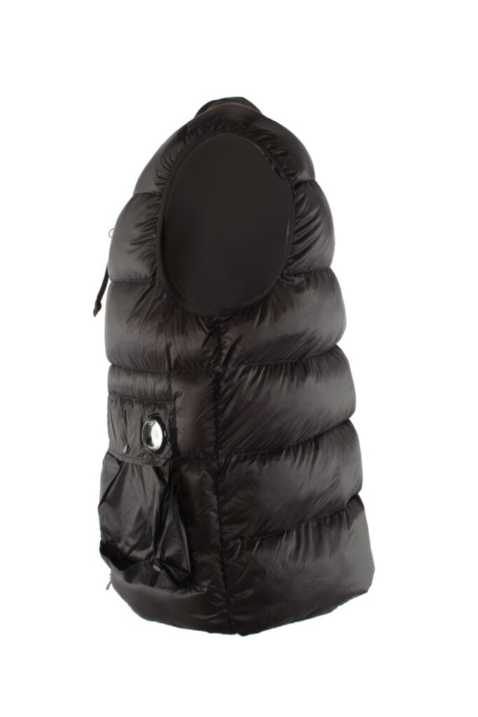 Fashiondome.nl-C.P.-Company-bodywarmer-15cmow203a-999-2